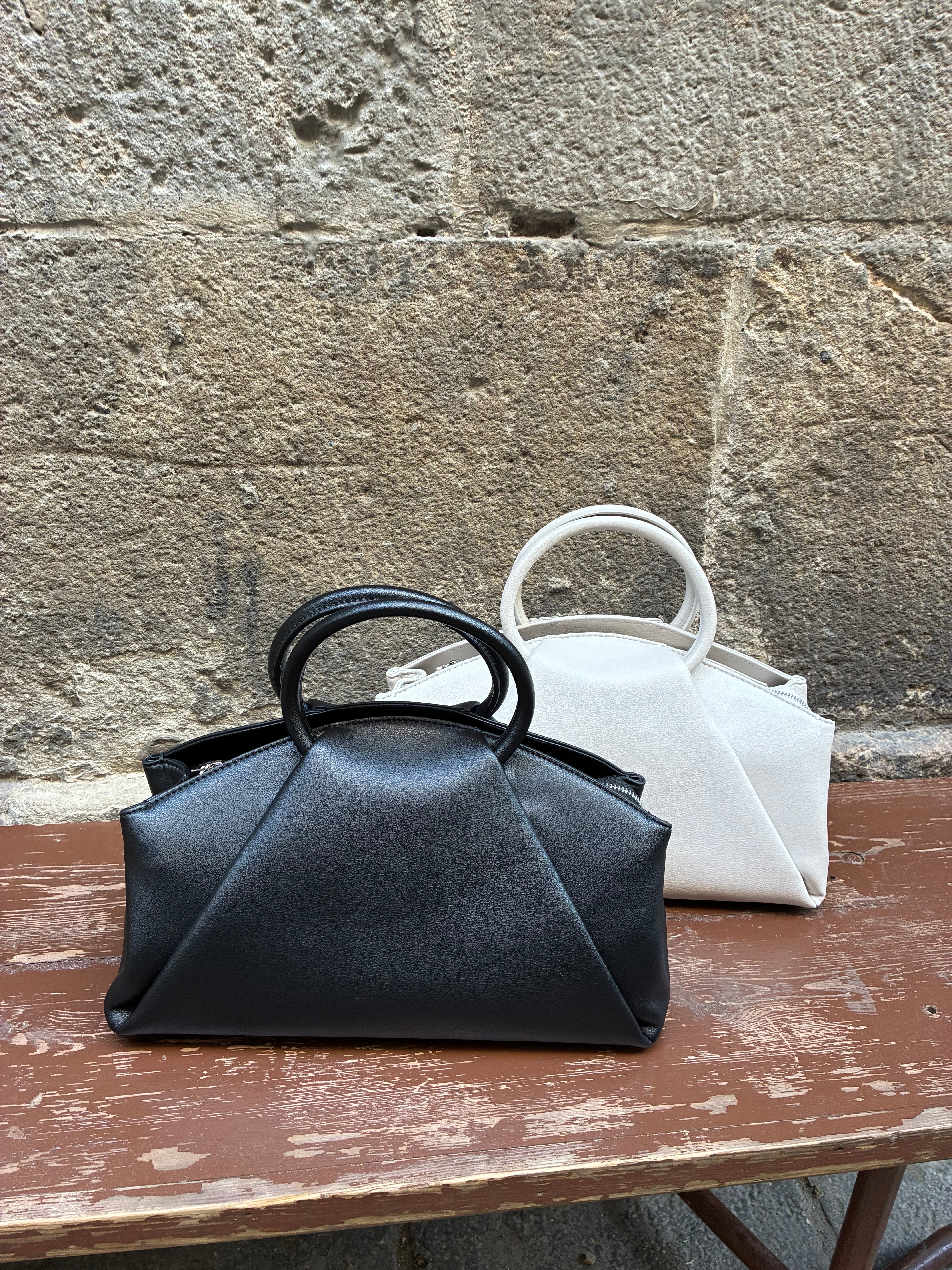 BAG LILY