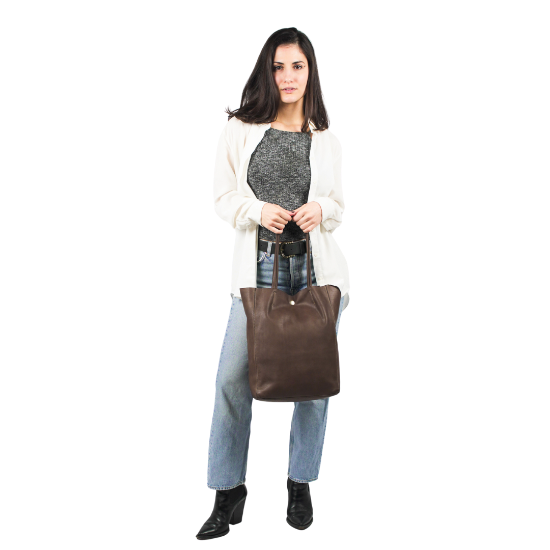 SHOPPER NICOLE