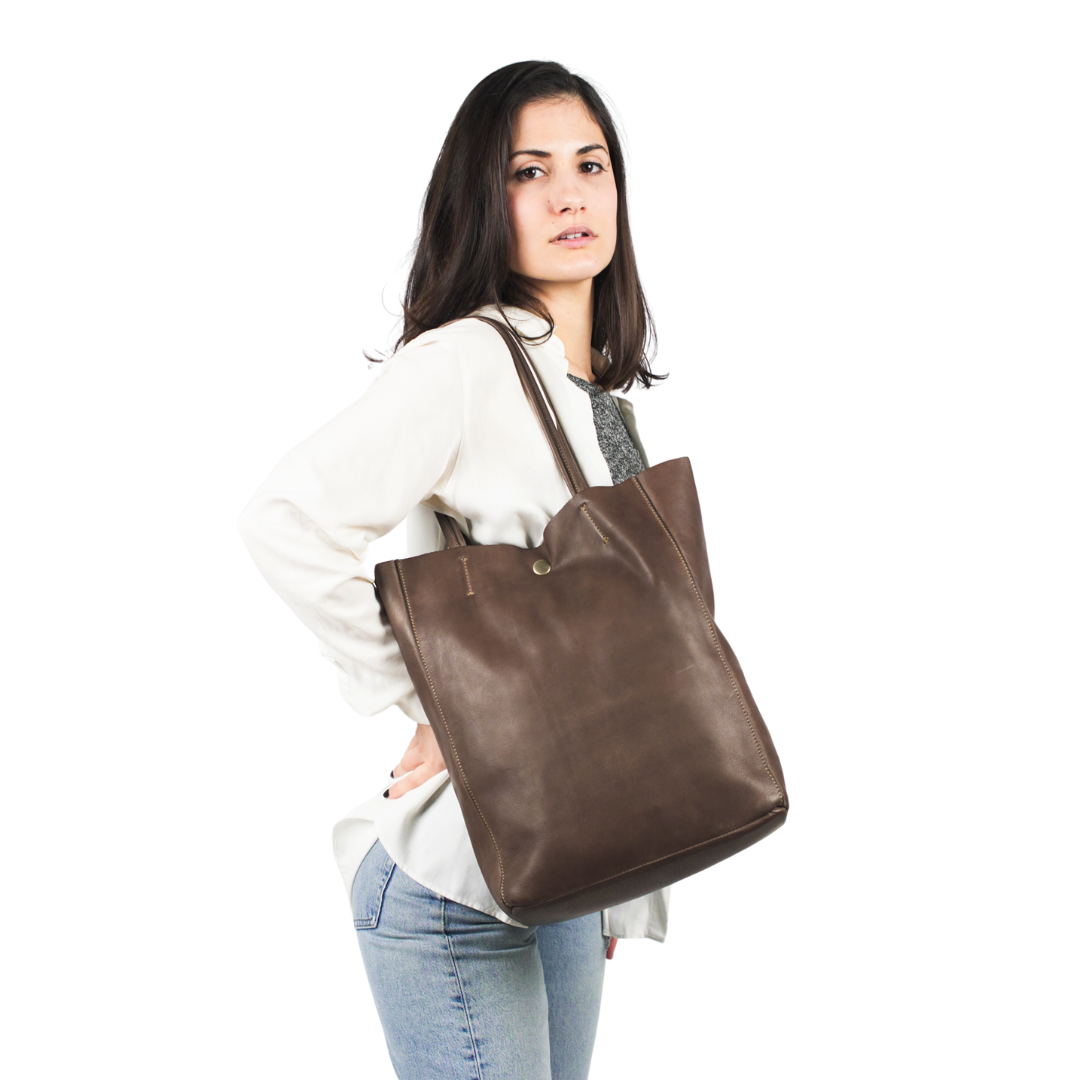 SHOPPER NICOLE